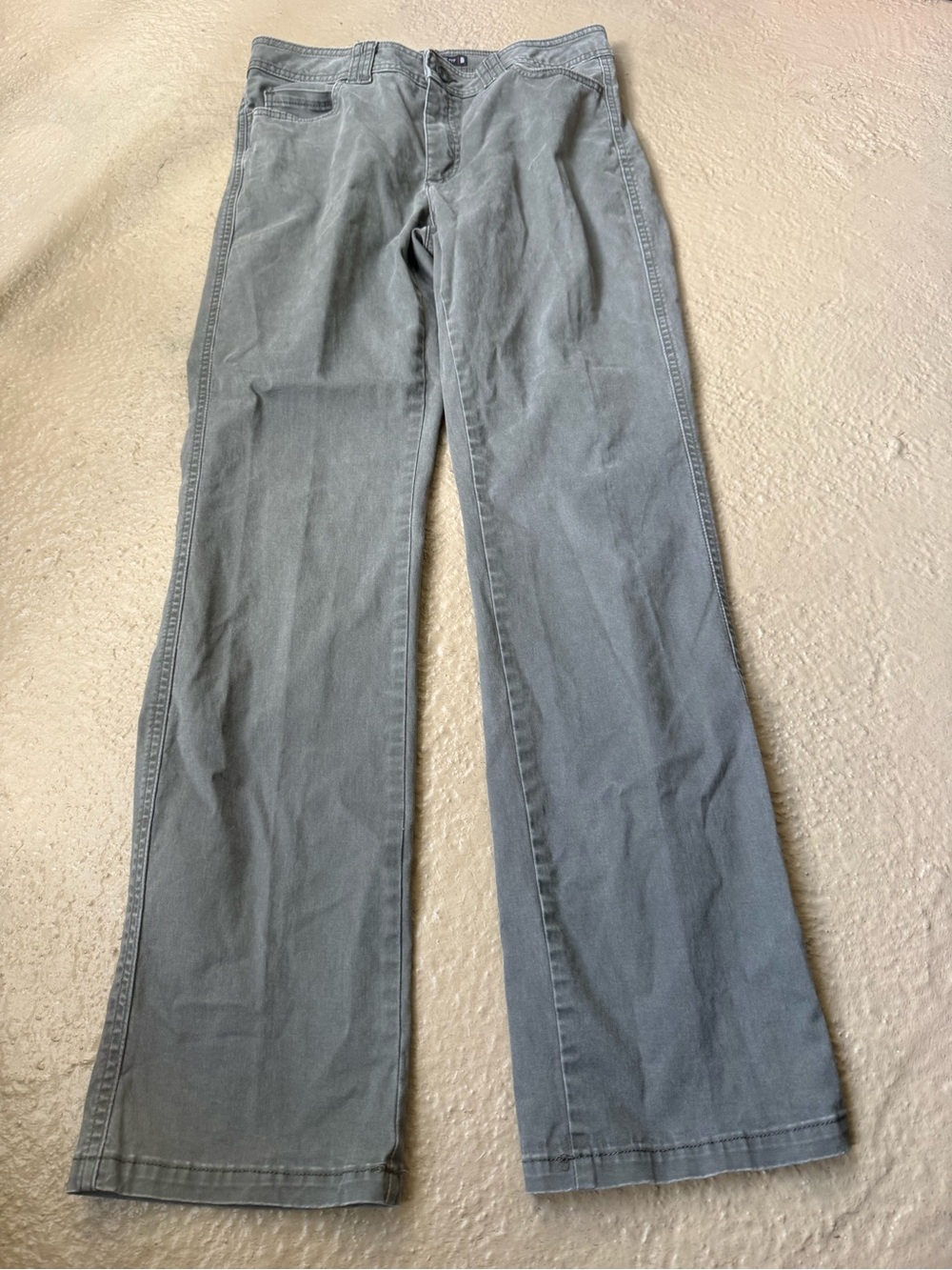 Lee Women’s Straight Leg Jeans in Faded Gray-Blue
